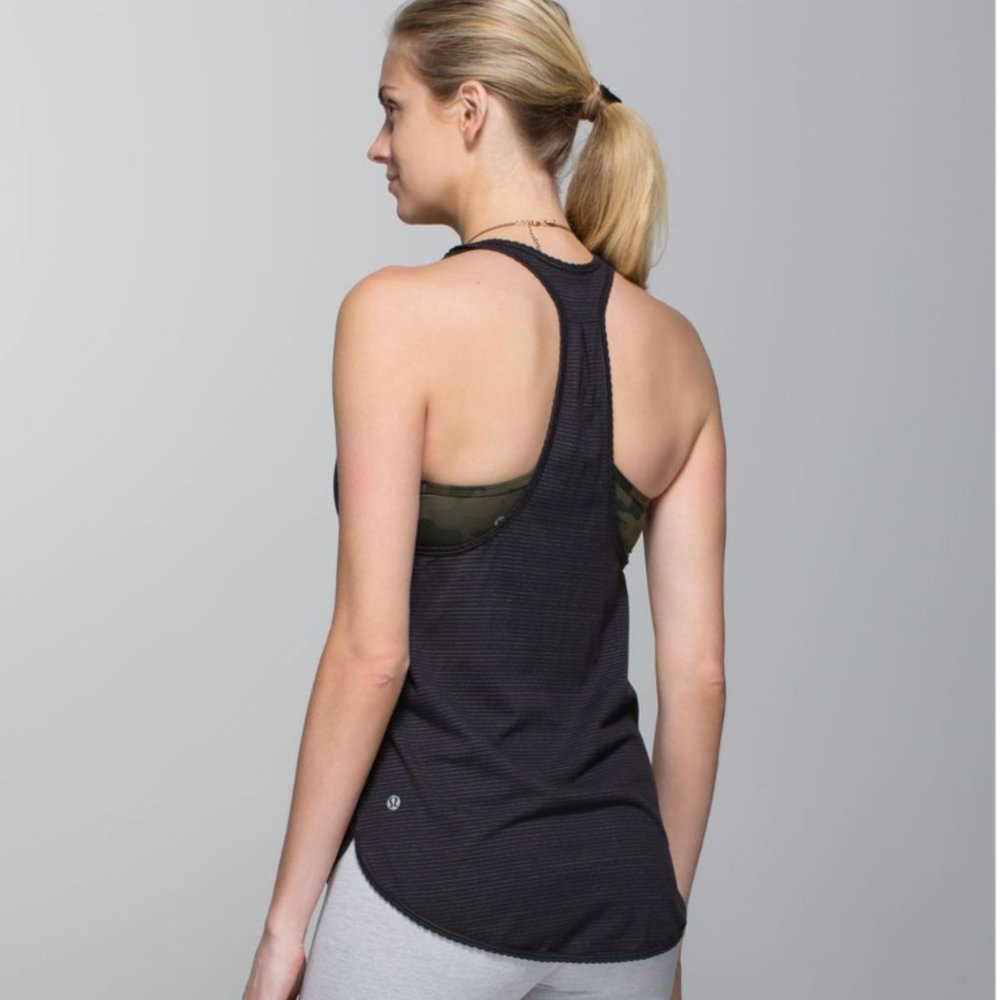 Lululemon 105 F Singlet (Seriously Light Luon) - Black - 4